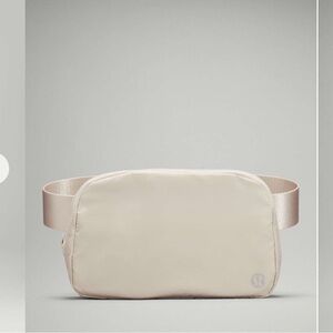 New!‎ Lululemon Everywhere Belt Bag 1L
White Opal